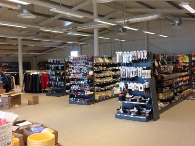 SHOP NETWORK "TOP" - VALMIERA, RIGA STREET 64 - Delivery and installation of trade equipment.27